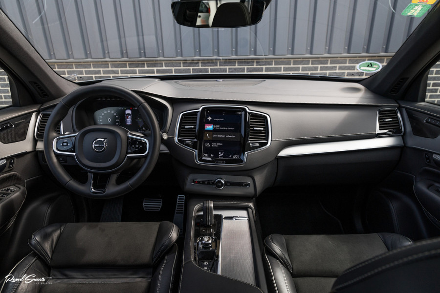 Volvo XC90 2.0 T8 Recharge AWD Plus Dark | Long Range | Zwenkbare trekhaak | Panorama dak | Adaptieve cruise | Harman Kardon | Memory |