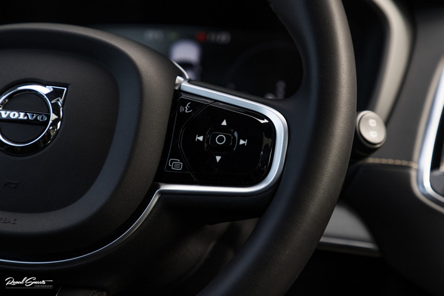 Volvo XC90 2.0 T8 Recharge AWD Plus Dark | Long Range | Zwenkbare trekhaak | Panorama dak | Adaptieve cruise | Harman Kardon | Memory |