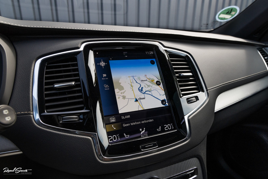 Volvo XC90 2.0 T8 Recharge AWD Plus Dark | Long Range | Zwenkbare trekhaak | Panorama dak | Adaptieve cruise | Harman Kardon | Memory |
