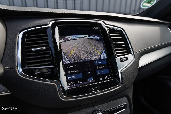 Volvo XC90 2.0 T8 Recharge AWD Plus Dark | Long Range | Zwenkbare trekhaak | Panorama dak | Adaptieve cruise | Harman Kardon | Memory |
