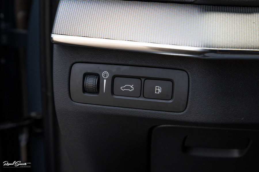 Volvo XC90 2.0 T8 Recharge AWD Plus Dark | Long Range | Zwenkbare trekhaak | Panorama dak | Adaptieve cruise | Harman Kardon | Memory |