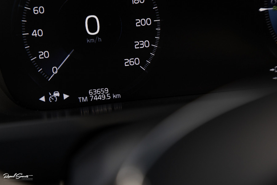 Volvo XC90 2.0 T8 Recharge AWD Plus Dark | Long Range | Zwenkbare trekhaak | Panorama dak | Adaptieve cruise | Harman Kardon | Memory |