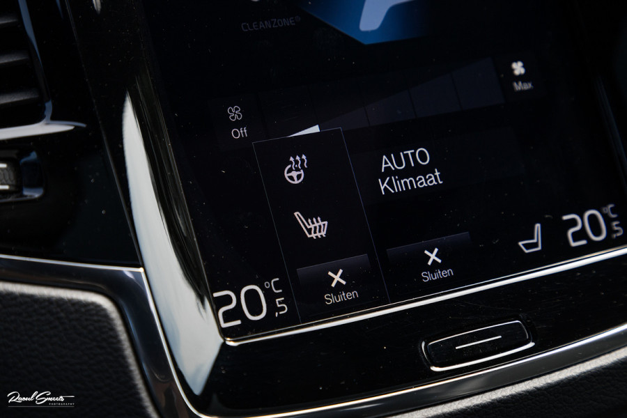 Volvo XC90 2.0 T8 Recharge AWD Plus Dark | Long Range | Zwenkbare trekhaak | Panorama dak | Adaptieve cruise | Harman Kardon | Memory |