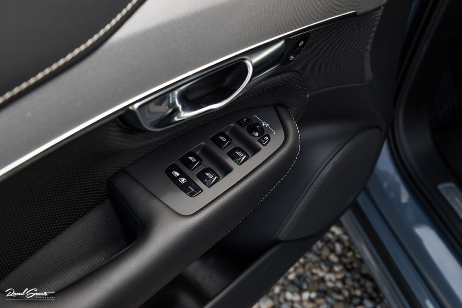 Volvo XC90 2.0 T8 Recharge AWD Plus Dark | Long Range | Zwenkbare trekhaak | Panorama dak | Adaptieve cruise | Harman Kardon | Memory |
