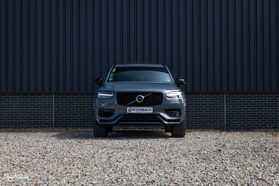 Volvo XC90 2.0 T8 Recharge AWD Plus Dark | Long Range | Zwenkbare trekhaak | Panorama dak | Adaptieve cruise | Harman Kardon | Memory |