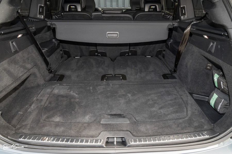 Volvo XC90 2.0 T8 Recharge AWD Plus Dark | Long Range | Zwenkbare trekhaak | Panorama dak | Adaptieve cruise | Harman Kardon | Memory |