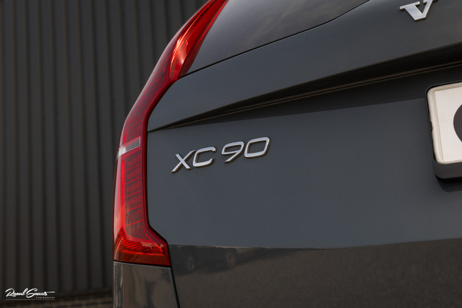 Volvo XC90 2.0 T8 Recharge AWD Plus Dark | Long Range | Zwenkbare trekhaak | Panorama dak | Adaptieve cruise | Harman Kardon | Memory |