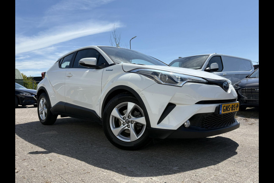 Toyota C-HR 1.8 Hybrid Dynamic Keyless entry | Camera | Cruise control