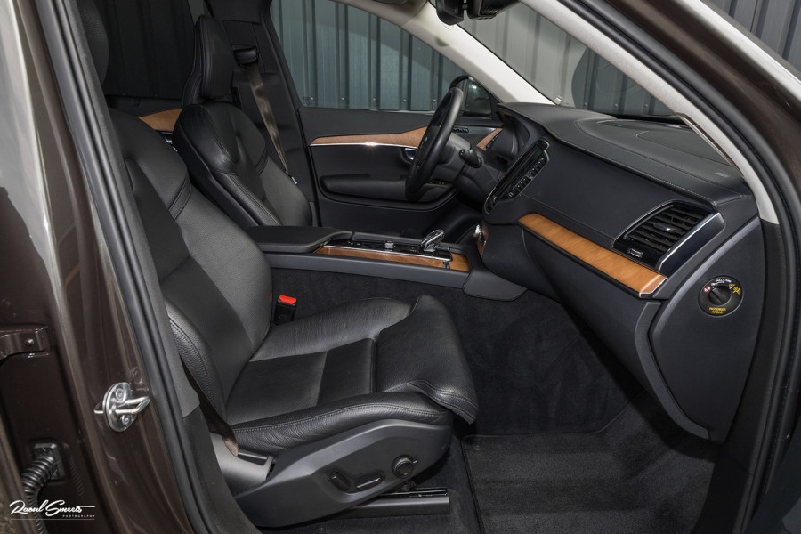 Volvo XC90 2.0 T8 Recharge AWD Plus Bright | Long Range | Zwenkbare trekhaak | Panorama dak | Harman Kardon | Adaptieve cruise | Memory |