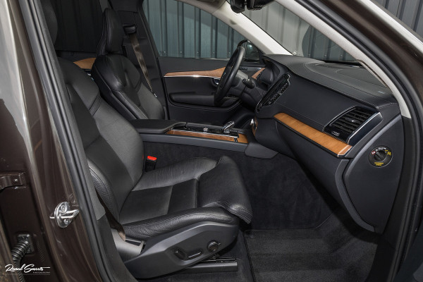 Volvo XC90 2.0 T8 Recharge AWD Plus Bright | Long Range | Zwenkbare trekhaak | Panorama dak | Harman Kardon | Adaptieve cruise | Memory |