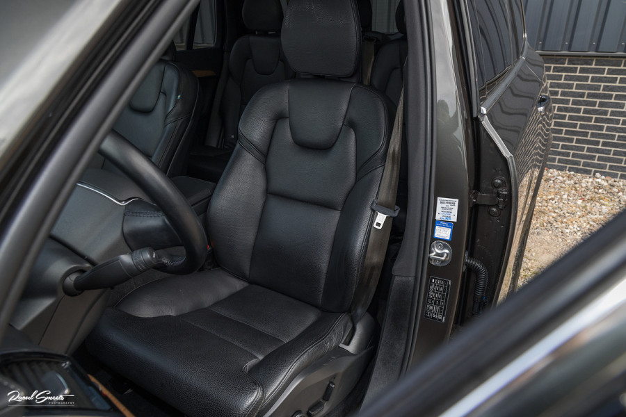 Volvo XC90 2.0 T8 Recharge AWD Plus Bright | Long Range | Zwenkbare trekhaak | Panorama dak | Harman Kardon | Adaptieve cruise | Memory |