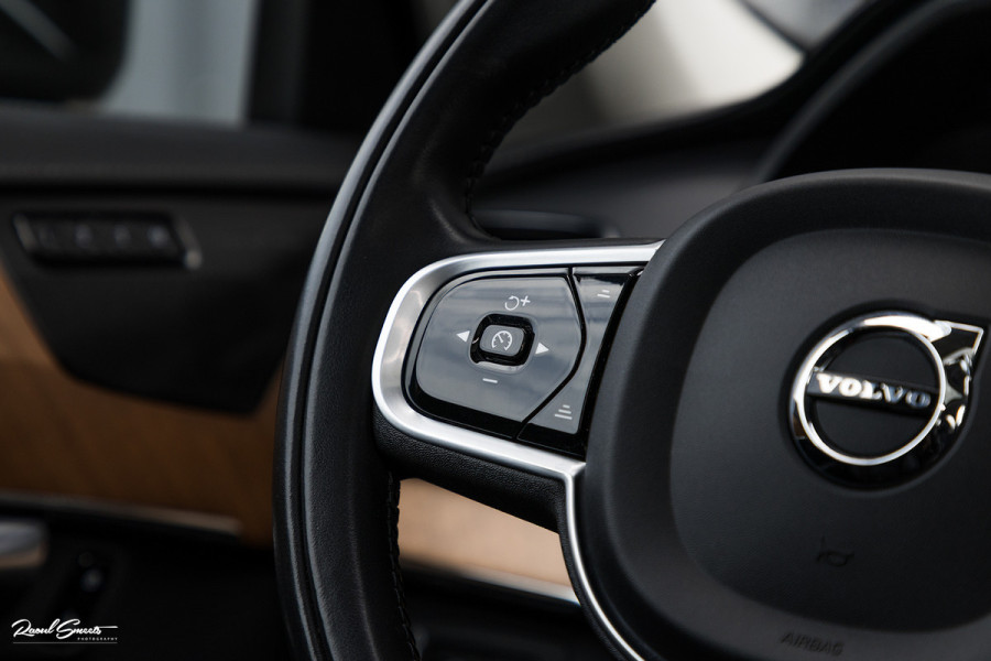 Volvo XC90 2.0 T8 Recharge AWD Plus Bright | Long Range | Zwenkbare trekhaak | Panorama dak | Harman Kardon | Adaptieve cruise | Memory |