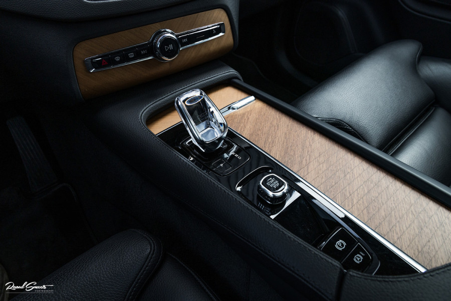 Volvo XC90 2.0 T8 Recharge AWD Plus Bright | Long Range | Zwenkbare trekhaak | Panorama dak | Harman Kardon | Adaptieve cruise | Memory |