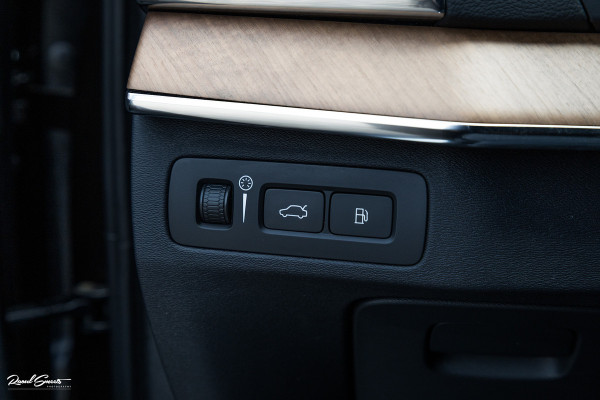 Volvo XC90 2.0 T8 Recharge AWD Plus Bright | Long Range | Zwenkbare trekhaak | Panorama dak | Harman Kardon | Adaptieve cruise | Memory |