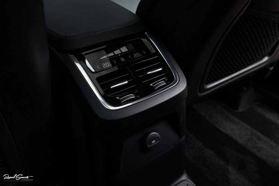 Volvo XC90 2.0 T8 Recharge AWD Plus Bright | Long Range | Zwenkbare trekhaak | Panorama dak | Harman Kardon | Adaptieve cruise | Memory |