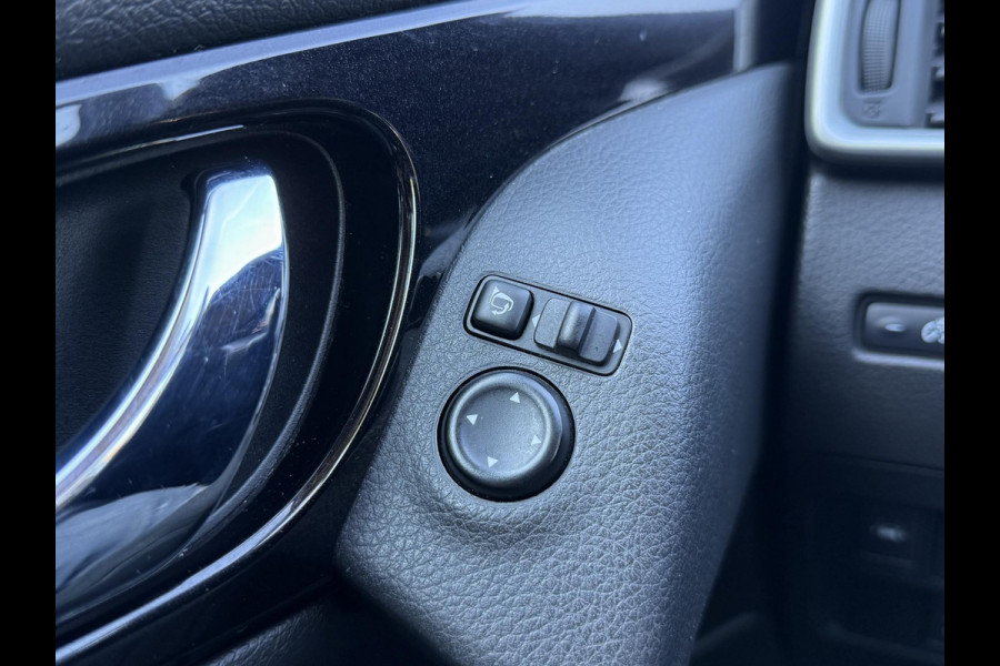 Nissan QASHQAI 1.2 Business Edition Panodak,Trekhaak,Navi,360 Camera,Stoelverwarming,Leder,116pk,Pdc V+A,Nieuwe Apk bij Aflevering