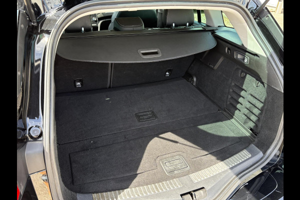 Renault MEGANE Estate 1.3 TCe Bose | Trekhaak | Half Leder | Navigatie