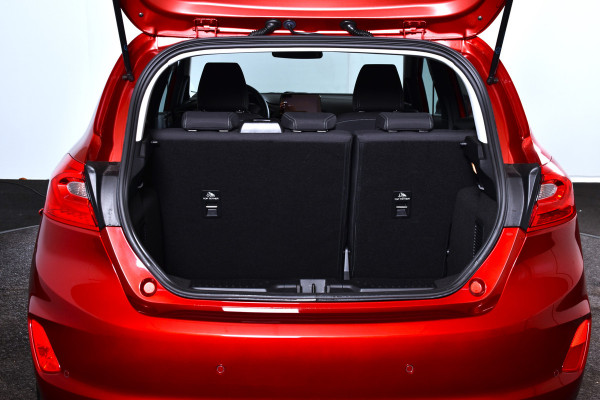 Ford Fiesta 1.0 EcoBoost 120 PK Hybrid Titanium X ( Org. NL) | Bang & Olufsen | Winter Pack | Adapt. Cruise | PDC | Camera | NAV + App. Connect | LED | ECC | DAB | LM 16" |