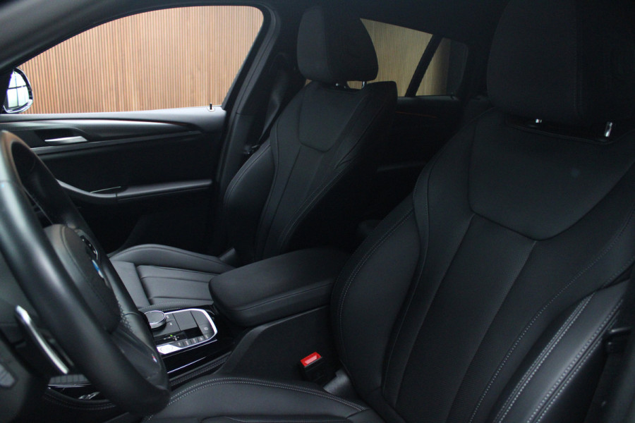 BMW X4 xDrive20i M-Sport HUD Leer Navi Camera ACC Laserlight Elektr. Achterklep Elektr. trekhaak Climate (3-zone) PDC LM velgen Fabrieksgarantie!