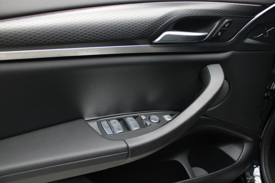 BMW X4 xDrive20i M-Sport HUD Leer Navi Camera ACC Laserlight Elektr. Achterklep Elektr. trekhaak Climate (3-zone) PDC LM velgen Fabrieksgarantie!