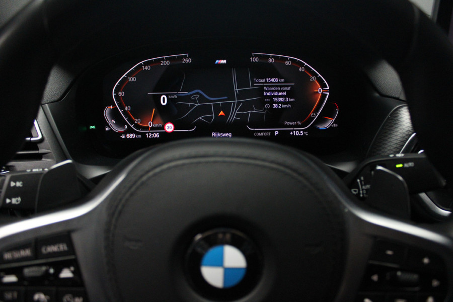 BMW X4 xDrive20i M-Sport HUD Leer Navi Camera ACC Laserlight Elektr. Achterklep Elektr. trekhaak Climate (3-zone) PDC LM velgen Fabrieksgarantie!