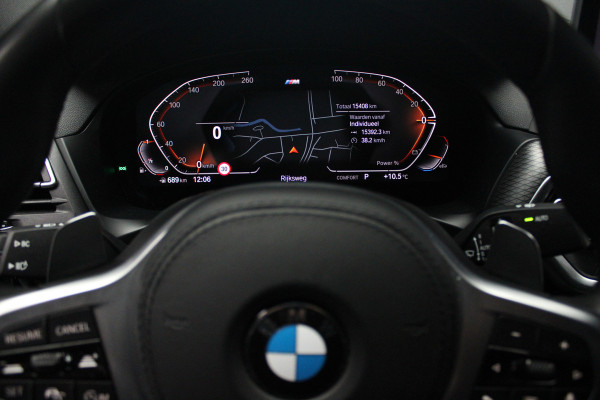 BMW X4 xDrive20i M-Sport HUD Leer Navi Camera ACC Laserlight Elektr. Achterklep Elektr. trekhaak Climate (3-zone) PDC LM velgen Fabrieksgarantie!