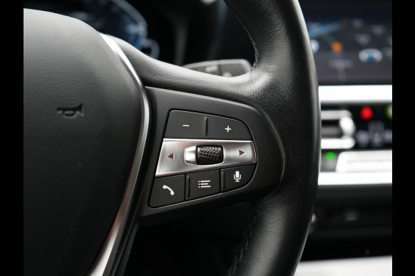 BMW 3 Serie Touring 330e Sportline Plug In Hybrid PHEV | Trekhaak af Fabriek | Adaptive Cruise Control | 360 Camera |Head Up | Sportstoelen Verwarmd | Carplay | Keyless | Virtual | BLIS | Navi Full Map |