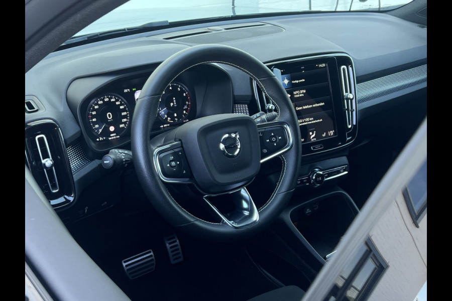 Volvo XC40 2.0 B4 R-Design | Trekhaak | CarPay | Camera | Keyless | LED | 18 inch