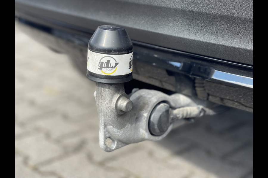 Volvo XC40 2.0 B4 R-Design | Trekhaak | CarPay | Camera | Keyless | LED | 18 inch
