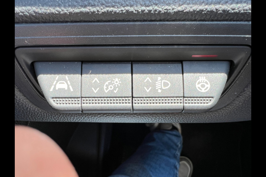 Renault Captur 1.3 TCe HYBRID 140 Intens NAV, 18",ECC, Trekahkk (BOVAG/RIJKLAARPRIJS)
