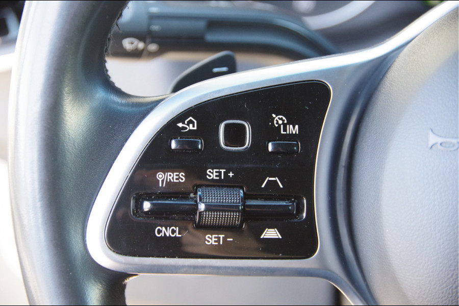 Mercedes-Benz Sprinter 319 3.0 CDI V6 L2H2 AUT. LED, LEDER, 3.5T TREKHAAK, ADAPT. CRUISE, 360 CAMERA, MBUX 10'', MISTLAMPEN, CLIMA, PARKEERSENSOREN, AP