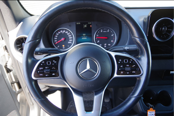 Mercedes-Benz Sprinter 319 3.0 CDI V6 L2H2 AUT. LED, LEDER, 3.5T TREKHAAK, ADAPT. CRUISE, 360 CAMERA, MBUX 10'', MISTLAMPEN, CLIMA, PARKEERSENSOREN, AP