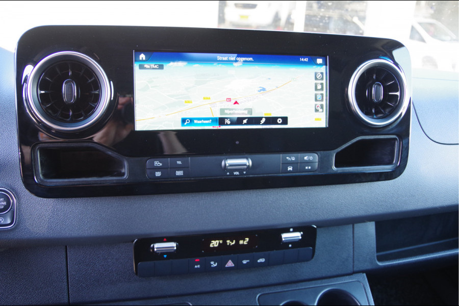 Mercedes-Benz Sprinter 319 3.0 CDI V6 L2H2 AUT. LED, LEDER, 3.5T TREKHAAK, ADAPT. CRUISE, 360 CAMERA, MBUX 10'', MISTLAMPEN, CLIMA, PARKEERSENSOREN, AP