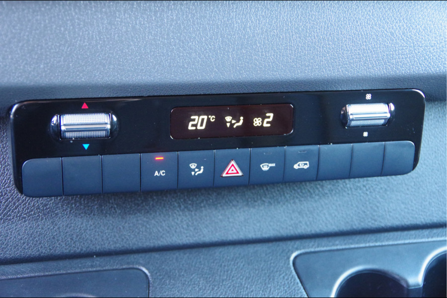 Mercedes-Benz Sprinter 319 3.0 CDI V6 L2H2 AUT. LED, LEDER, 3.5T TREKHAAK, ADAPT. CRUISE, 360 CAMERA, MBUX 10'', MISTLAMPEN, CLIMA, PARKEERSENSOREN, AP