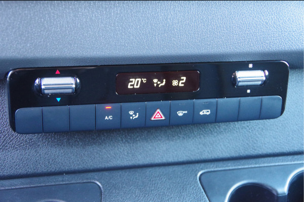 Mercedes-Benz Sprinter 319 3.0 CDI V6 L2H2 AUT. LED, LEDER, 3.5T TREKHAAK, ADAPT. CRUISE, 360 CAMERA, MBUX 10'', MISTLAMPEN, CLIMA, PARKEERSENSOREN, AP