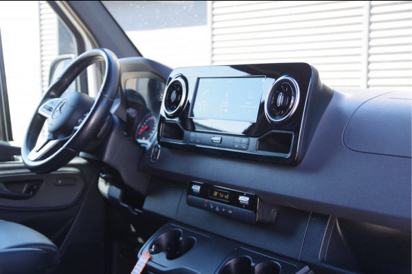 Mercedes-Benz Sprinter 319 3.0 CDI V6 L2H2 AUT. LED, LEDER, 3.5T TREKHAAK, ADAPT. CRUISE, 360 CAMERA, MBUX 10'', MISTLAMPEN, CLIMA, PARKEERSENSOREN, AP