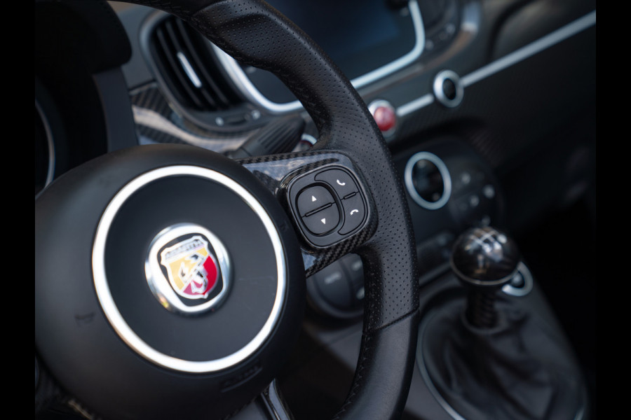 Abarth 695 C Rivale | Akrapovic | CarPlay | Handbak
