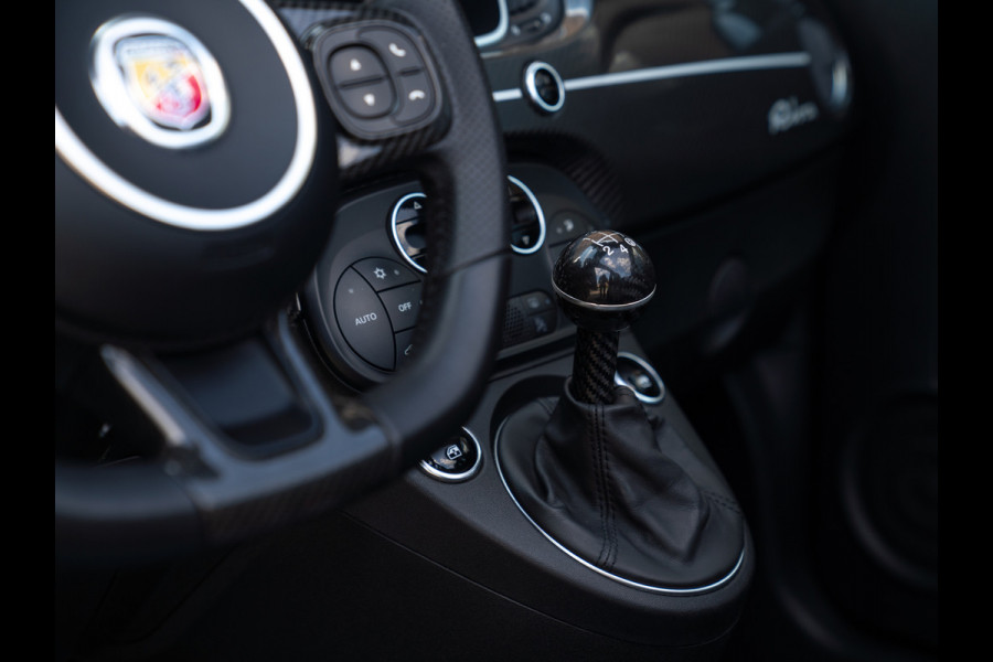 Abarth 695 C Rivale | Akrapovic | CarPlay | Handbak