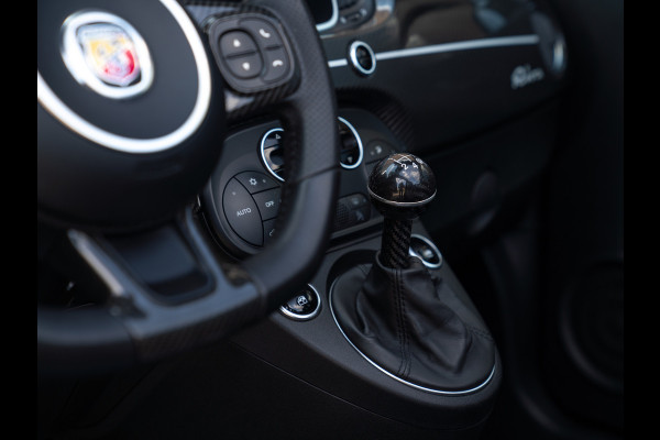 Abarth 695 C Rivale | Akrapovic | CarPlay | Handbak