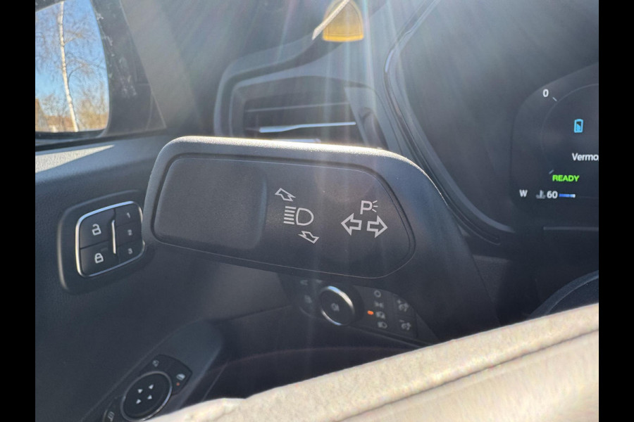 Ford Kuga 2.5 PHEV ST-Line X | SCI | Panoramadak | Technology Pack | Wegklapbare trekhaak | 19 inch lichtmetalen velgen | Magnetic | 2.100 kg trekgewicht | Prijs incl. 4.000 EU Ford voordeel