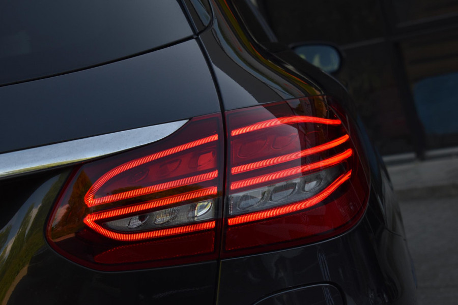 Mercedes-Benz C-Klasse Estate 300 e AMG Ambiance Multibeam Trekhaak Standkachel D.Hoek 360