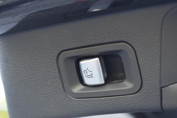 Mercedes-Benz C-Klasse Estate 300 e AMG Ambiance Multibeam Trekhaak Standkachel D.Hoek 360