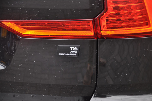 Volvo XC60 T6 350PK Automaat AWD Plus Black Edition 46 KM!/ Trekhaak / Adaptieve cruise control / Panoramadak / Apple carplay / Parkeersensoren met 360 camera / Elektrische achterklep / Elektrische stoelen met geheugen / Stoel en stuurwielverwarming / 21” velgen