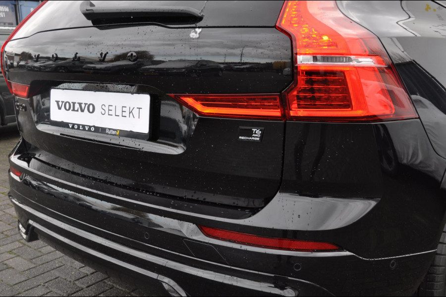 Volvo XC60 T6 350PK Automaat AWD Plus Black Edition 46 KM!/ Trekhaak / Adaptieve cruise control / Panoramadak / Apple carplay / Parkeersensoren met 360 camera / Elektrische achterklep / Elektrische stoelen met geheugen / Stoel en stuurwielverwarming / 21” velgen