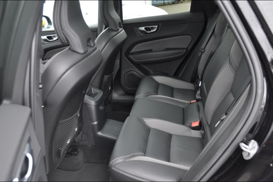 Volvo XC60 T6 350PK Automaat AWD Plus Black Edition 46 KM!/ Trekhaak / Adaptieve cruise control / Panoramadak / Apple carplay / Parkeersensoren met 360 camera / Elektrische achterklep / Elektrische stoelen met geheugen / Stoel en stuurwielverwarming / 21” velgen