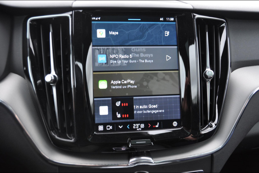 Volvo XC60 T6 350PK Automaat AWD Plus Black Edition 46 KM!/ Trekhaak / Adaptieve cruise control / Panoramadak / Apple carplay / Parkeersensoren met 360 camera / Elektrische achterklep / Elektrische stoelen met geheugen / Stoel en stuurwielverwarming / 21” velgen
