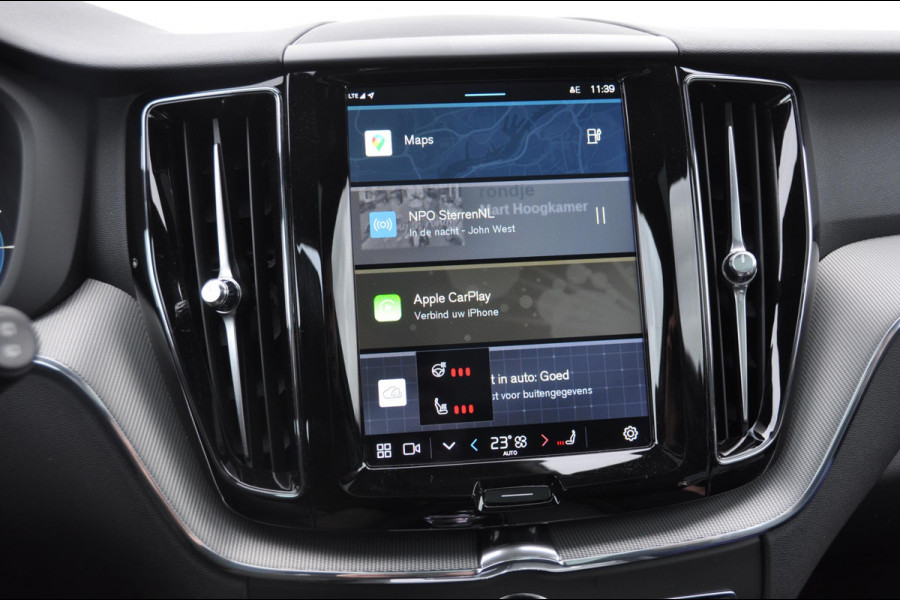 Volvo XC60 T6 350PK Automaat AWD Plus Black Edition 46 KM!/ Trekhaak / Adaptieve cruise control / Panoramadak / Apple carplay / Parkeersensoren met 360 camera / Elektrische achterklep / Elektrische stoelen met geheugen / Stoel en stuurwielverwarming / 21” velgen