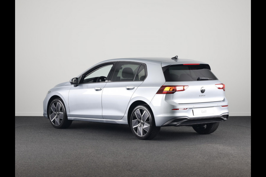Volkswagen Golf Oranje Edition 1.5 TSI 85 kW / 116 pk Hatchback 6 versn. Hand | Apple Carplay & Android Auto| Camera | Stoel & Stuurverwarming | Led |