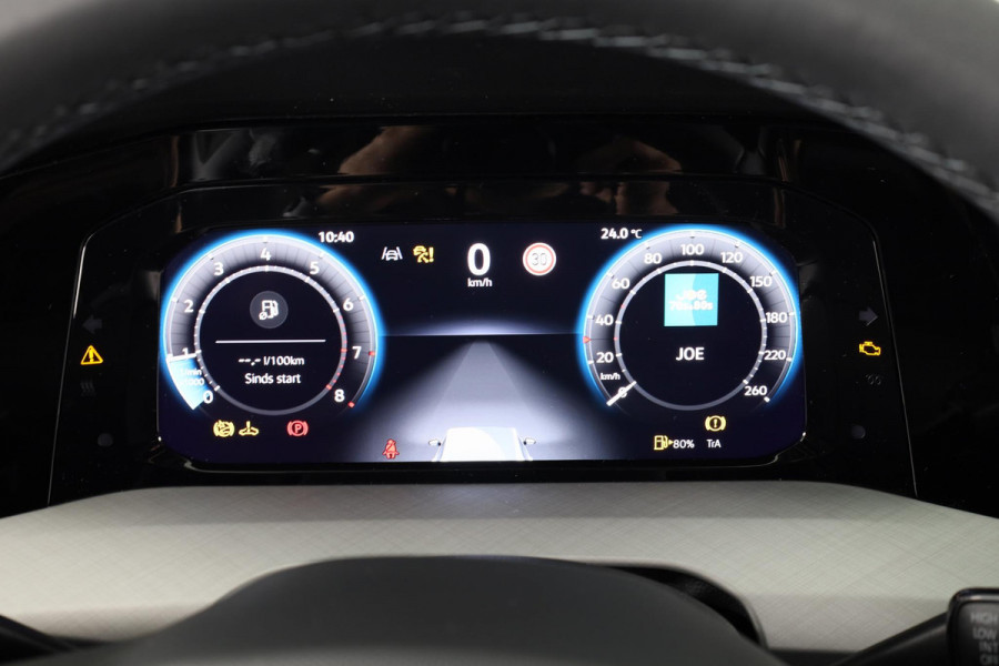Volkswagen Golf Oranje Edition 1.5 TSI 85 kW / 116 pk Hatchback 6 versn. Hand | Apple Carplay & Android Auto| Camera | Stoel & Stuurverwarming | Led |