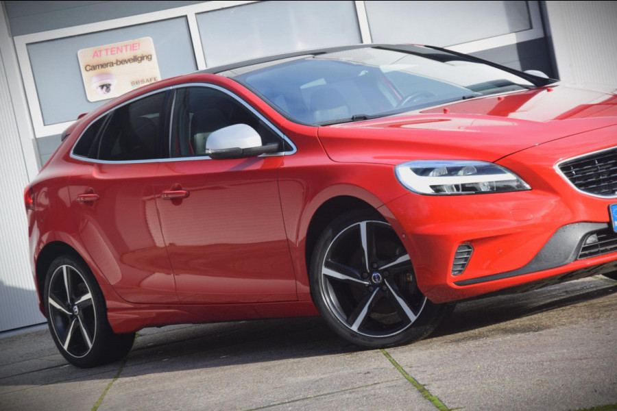Volvo V40 2.0 D3 R Design Business Sport / Panoramadak / Leer / Led koplampen / Stoelverwarming / Camera /